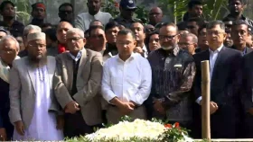 কাজী নজরুল ইসলামের কবর জিয়ারত করলেন তারেক রহমান