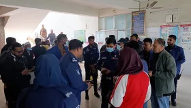 হাসপাতালে আশ্রয় নিতে আসা গৃহবধূকে দুই আনসারের ধর্ষণ