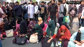 ঢাকায় সায়েন্সল্যাব, টেকনিক্যাল মোড়ে শিক্ষার্থীদের অবরোধ