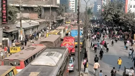 ব্যাটারিচালিত রিকশাচালকদের সড়ক অবরোধ, রামপুরা-নতুন বাজার রুটে যান চলাচল বন্ধ