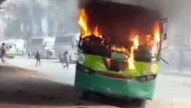 আব্দুল্লাহপুরে বাসে আগুন