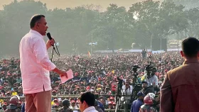 নানাবাড়িতে ভোট চাইলেন তারেক রহমান, লিচু ও চাল রপ্তানির প্রতিশ্রুতি