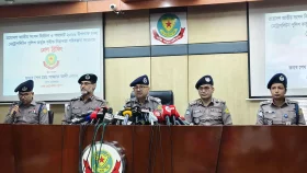 ঢাকায় ৩৭ ঝুঁকিপূর্ণ কেন্দ্র, মোতায়েন থাকবে ২৫ হাজার পুলিশ: ডিএমপি কমিশনা