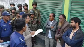 টাকাসহ স্বতন্ত্র প্রার্থীর তিন কর্মী আটক, জেল-জরিমানা