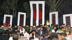 সারাদেশে ভাষা শহীদদের শ্রদ্ধা জানাতে মানুষের ঢল