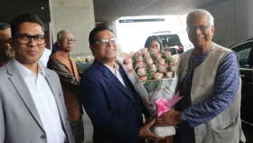 রাষ্ট্রীয় দায়িত্ব শেষে নিজ আঙিনায় অধ্যাপক ইউনূস