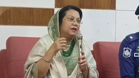 হজ যাত্রীদের দুর্ভোগ কমাতে কাজ করছে সরকার: বিমান মন্ত্রী