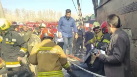 ইরানে ফলের বাজারের আছড়ে পড়লো সামরিক হেলিকপ্টার