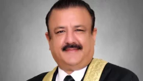 পাকিস্তানের হাইকোর্টে ভুয়া ডিগ্রিতে পাঁচ বছর বিচারপতি!