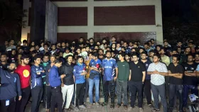 বুয়েটে রাজনৈতিক স্লোগানের অভিযোগে মধ্যরাতে শিক্ষার্থীদের বিক্ষোভ