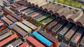 জ্বালানি সংকটের শঙ্কা: রাজধানীর বাস কাউন্টারগুলোতে টিকিট বিক্রি বন্ধ