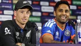 ভারতের দাপট বনাম নিউজিল্যান্ডের মিতব্যয়ী লড়াই