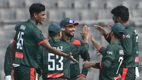 নাহিদের গতিঝড়ে ১১৪ রানে থামলো পাকিস্তান