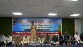 পরিচ্ছন্নতাকর্মীদের সঙ্গে ইফতার করলেন ডিএনসিসি প্রশাসক