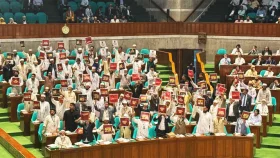 রাষ্ট্রপতির ভাষণ ঘিরে হট্টগোল, প্রথম অধিবেশনেই বিরোধী দলের ওয়াক আউট