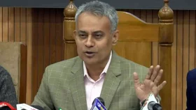 বাড়তি ভাড়া নিলে তাৎক্ষণিক ব্যবস্থা: সড়ক পরিবহন মন্ত্রী
