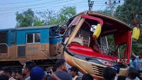কুমিল্লায় বাস-ট্রেন সংঘর্ষ: নিহত ১২ জনের পরিচয় জানা গেছে