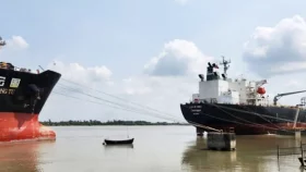চট্টগ্রাম বন্দরে ২২ দিনে ২৫ জাহাজের জ্বালানি খালাস