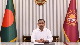 ঈদের ছুটি শেষে সচিবালয়ে কর্মব্যস্ত প্রধানমন্ত্রী