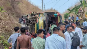 রাঙ্গামাটিতে বাস উল্টে আহত ২০, আশঙ্কাজনক অবস্থায় চট্টগ্রামে এক