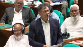 সংবিধান সংশোধনে সংসদে বিশেষ কমিটি গঠনের প্রস্তাব স্বরাষ্ট্রমন্ত্রীর