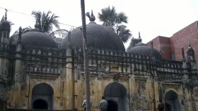 মুসা খান মসজিদ পরিদর্শনে মার্কিন রাষ্ট্রদূত, প্রত্নতাত্ত্বিক সংরক্ষণে সহায়তার আশ্বাস