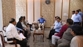 প্রধানমন্ত্রীর সঙ্গে পূজা উদযাপন পরিষদের নেতাদের সাক্ষাৎ