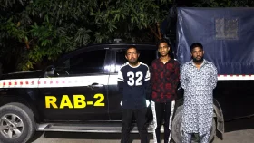 মোহাম্মদপুর জেনেভা ক্যাম্পে র&zwj;্যাবের অভিযান, অস্ত্র ও মাদকসহ গ্রেপ্তার তিন