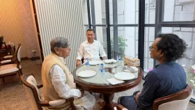 প্রধানমন্ত্রীর সঙ্গে অধ্যাপক আবু সায়ীদের সাক্ষাৎ