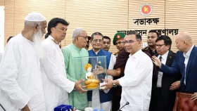প্রধানমন্ত্রীর সঙ্গে বৌদ্ধ সম্প্রদায়ের নেতাদের শুভেচ্ছা বিনিময়