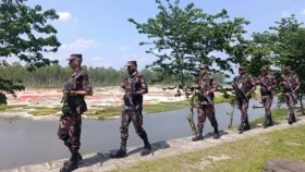 পঞ্চগড় সীমান্তে সতর্ক বিজিবি, অনুপ্রবেশ ঠেকাতে কঠোর নজরদারি