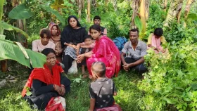 দর্শনা সীমান্তে অনুপ্রবেশের অভিযোগে নারী-শিশুসহ আটক ১০