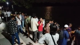 বাগেরহাটে মাজারের দীঘিতে কুমিরে টেনে নেয়া শিশুর মরদেহ উদ্ধার