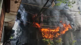 চিকিৎসা নিতে আসা বিদেশি রোগীরাই আগুনের মূল শিকার