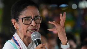 তৃণমূলের দুর্দিনের মমতার পাশে কারা দাঁড়িয়ে?