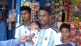 মেসির প্রেমে দেউলিয়া হতেও রাজি চা বিক্রেতা আজাদ!