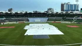 জয়ের দ্বারপ্রান্তে বাংলাদেশ, বাধা হয়ে দাঁড়ালো বৃষ্টি