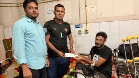 দুর্ঘটনায় আহত প্রবাসীর চিকিৎসায় সহায়তার হাত বাড়ালেন ছাত্রদল নেতা&nbsp;