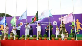 প্রাথমিকের ফুটবল টুর্নামেন্টের চূড়ান্ত পর্বে যোগ দিলেন প্রধানমন্ত্রী