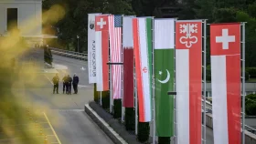 সংশয় আর আশার দোলাচলে মার্কিন-ইরান শান্তি বৈঠক শুরু