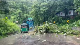 বান্দরবানে পর্যটন কেন্দ্র বন্ধ ঘোষণা, নাফাখুমে আটকা ৮৭ জন
