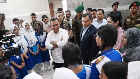 সংসদে শিক্ষার্থীদের সঙ্গে সাক্ষাৎ, দেশ গঠনের বার্তা প্রধানমন্ত্রীর