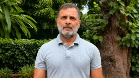 মোদীর ক্ষমার দাবিতে অনড় রাহুলসহ শীর্ষ বিরোধীরা