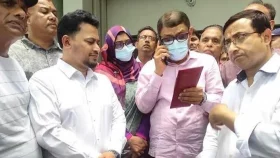 আকস্মিক হাসপাতাল পরিদর্শনে স্বাস্থ্যমন্ত্রী, দুই চিকিৎসকসহ বরখাস্ত তিন
