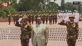 জাতীয় স্মৃতিসৌধে ভারপ্রাপ্ত রাষ্ট্রপতি হাফিজউদ্দিন আহমেদের শ্রদ্ধা