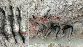 মাটি খুড়তে বেরিয়ে এলো রকেট লঞ্চর সদৃশ বস্তু, ঘিরে রেখেছে পুলিশ