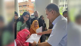 তিন প্রতিবন্ধী ব্যক্তির হাতে নিয়োগপত্র তুলে দিলেন প্রধানমন্ত্রী