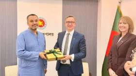মাহদী আমিনের সঙ্গে অস্ট্রেলীয় প্রতিনিধি দলের সাক্ষাৎ