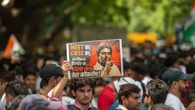 শিক্ষার্থী আন্দোলনের ওপর নিষেধাজ্ঞা তুলে নিলো বিজয় সরকার