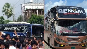 দুই জেলায় সড়কে ঝরলো ১৬ প্রাণ, আহত ৩৪